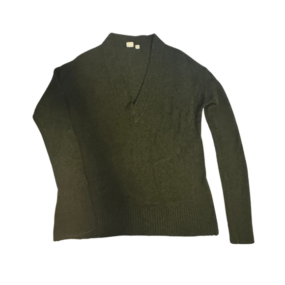 GAP WOMEN'S BOYFRIEND V NECK SWEATER - Picture 1 of 3